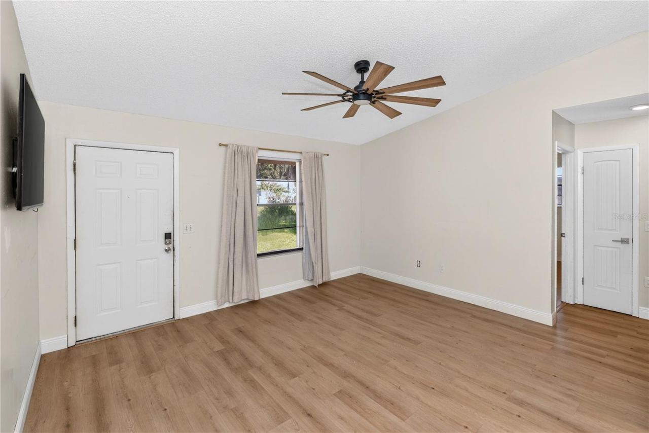 Photo 3 of 209 Delespine Dr, Debary, FL 32713
