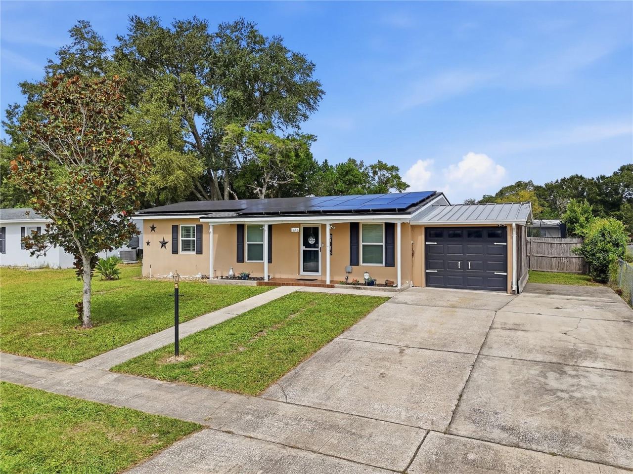 Photo 2 of 1646 Hastings Dr, Deltona, FL 32725