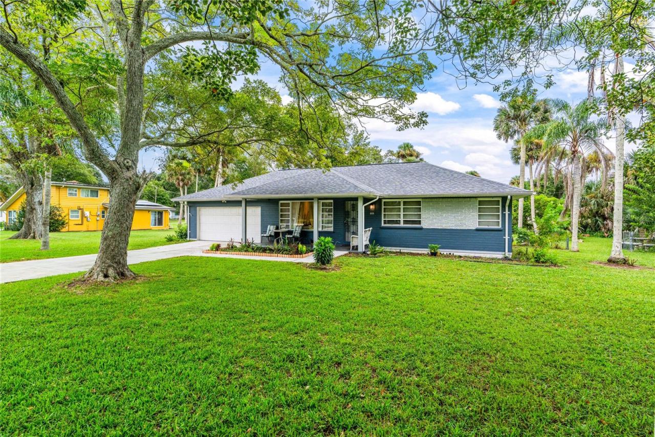 Photo 2 of 555 Ridge Blvd, South Daytona, FL 32119