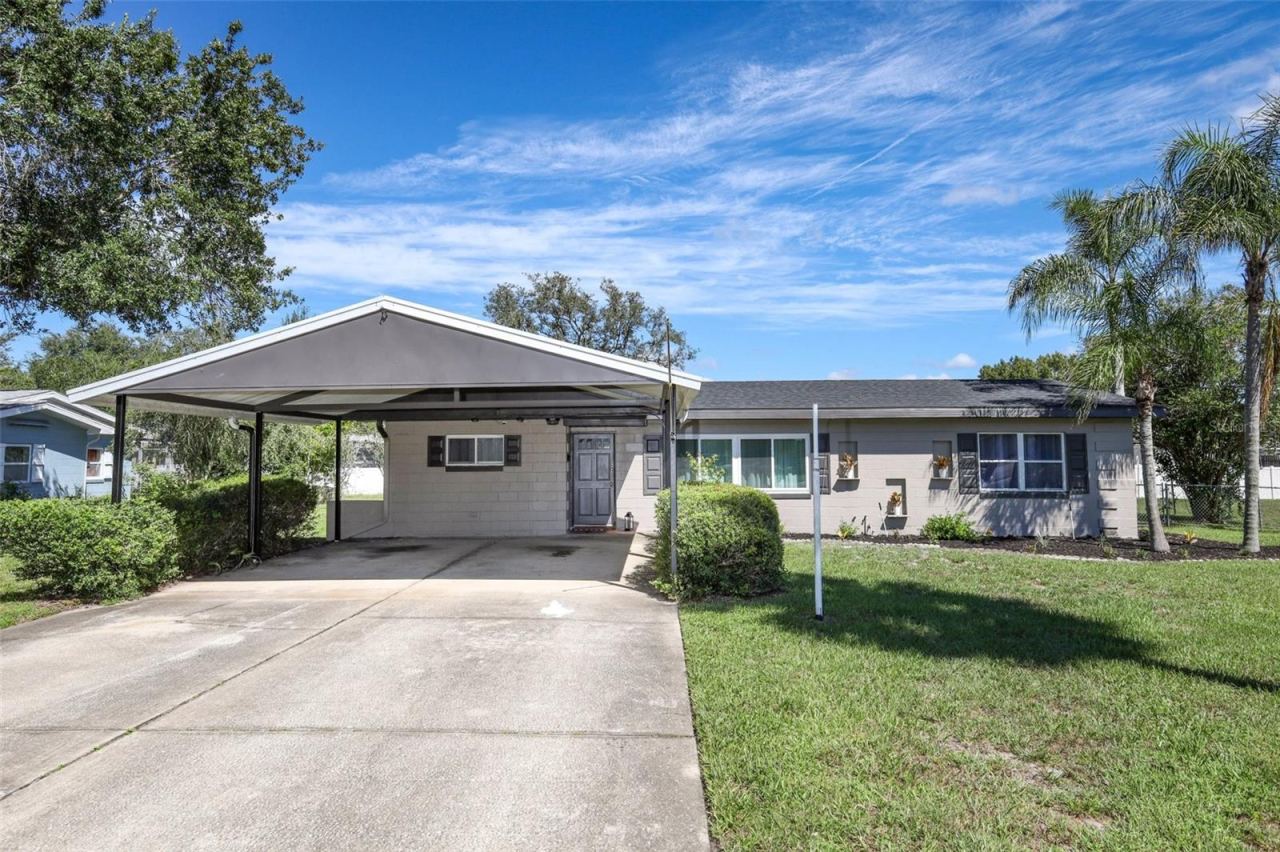 Photo 3 of 60 Park Ln, Debary, FL 32713