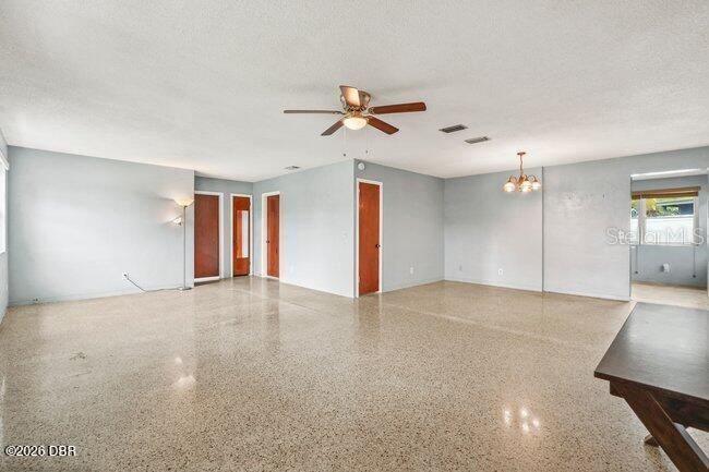 Photo 4 of 1002 Thunderbird Dr, Daytona Beach, FL 32117