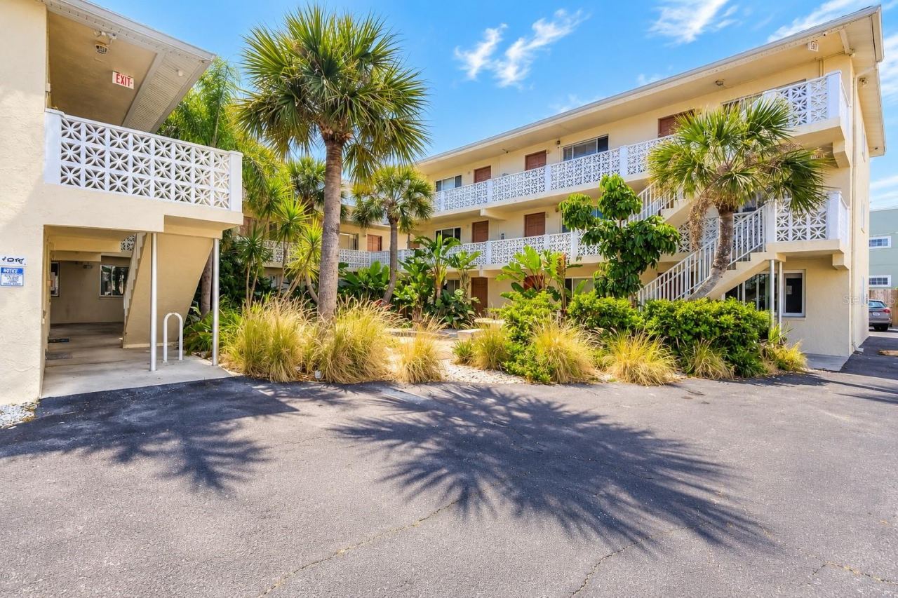 102 S Peninsula Dr #100, Daytona Beach