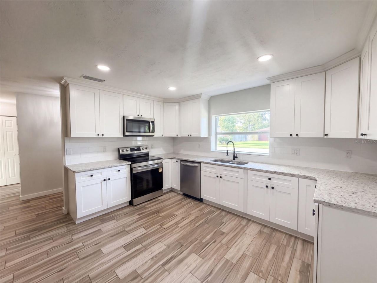 Photo 2 of 789 Little Pine Dr, South Daytona, FL 32119