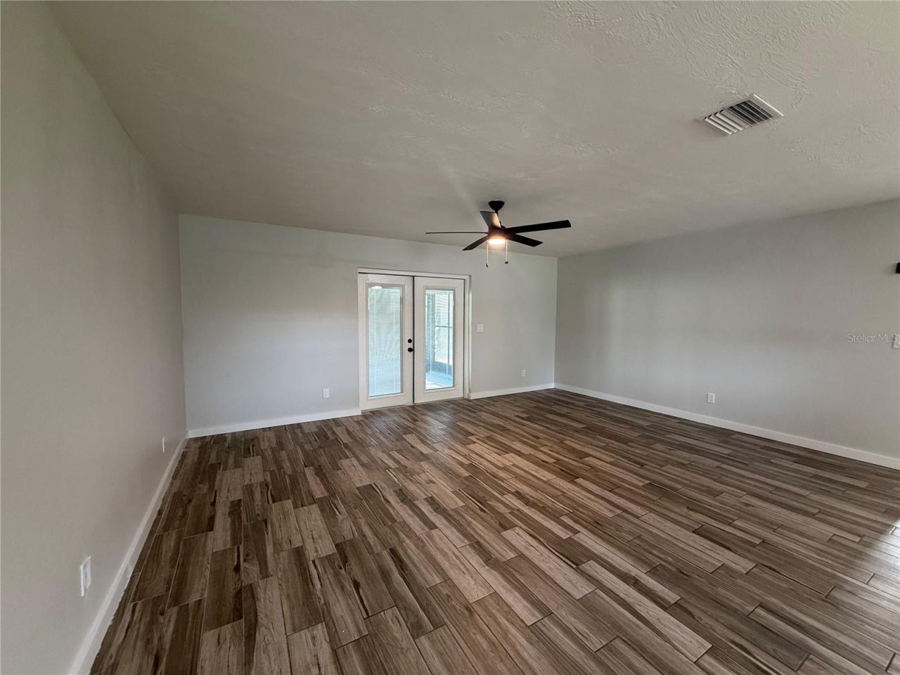 Photo 3 of 789 Little Pine Dr, South Daytona, FL 32119
