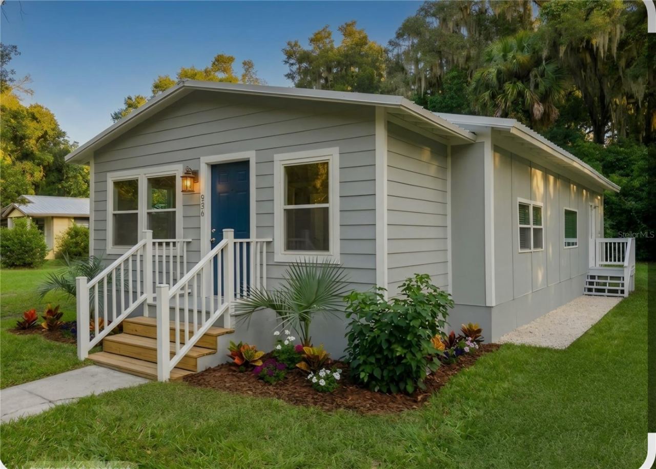 936 Lake Argenta Dr, Crescent City