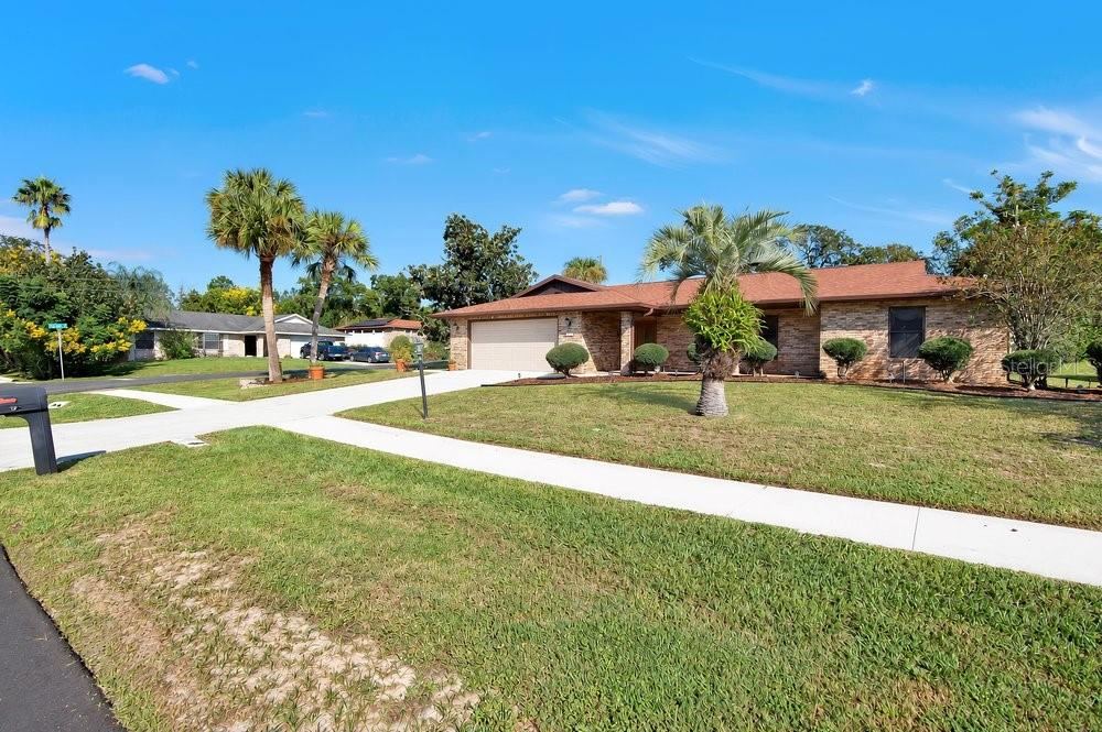 Photo 3 of 902 Vicksburg Street St, Deltona, FL 32725