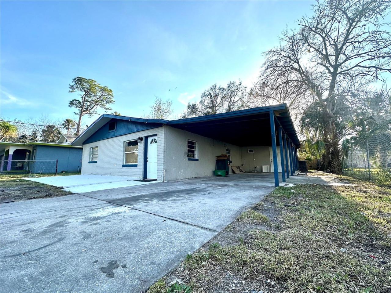 Photo 2 of 222 Haynes St, Daytona Beach, FL 32114