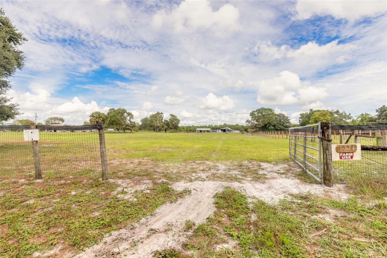 Photo 3 of 1374 E Ohio Ave, Lake Helen, FL 32744
