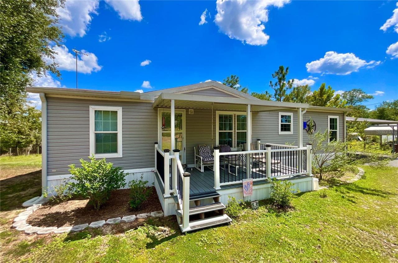 104 Silver Dollar Dr, Hawthorne