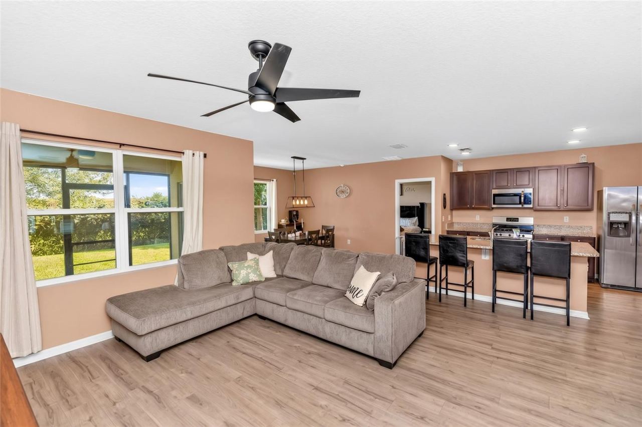 Photo 3 of 339 Lazio Cir, Debary, FL 32713