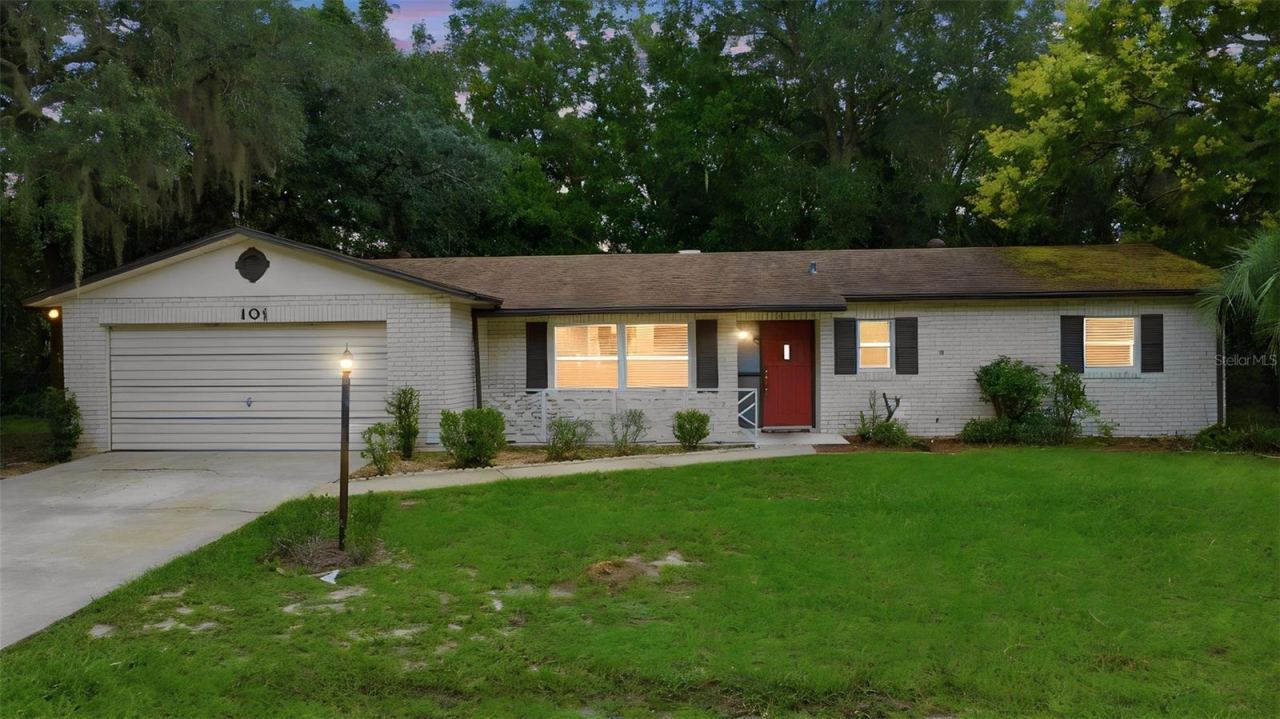 101 Highland Ave, Debary