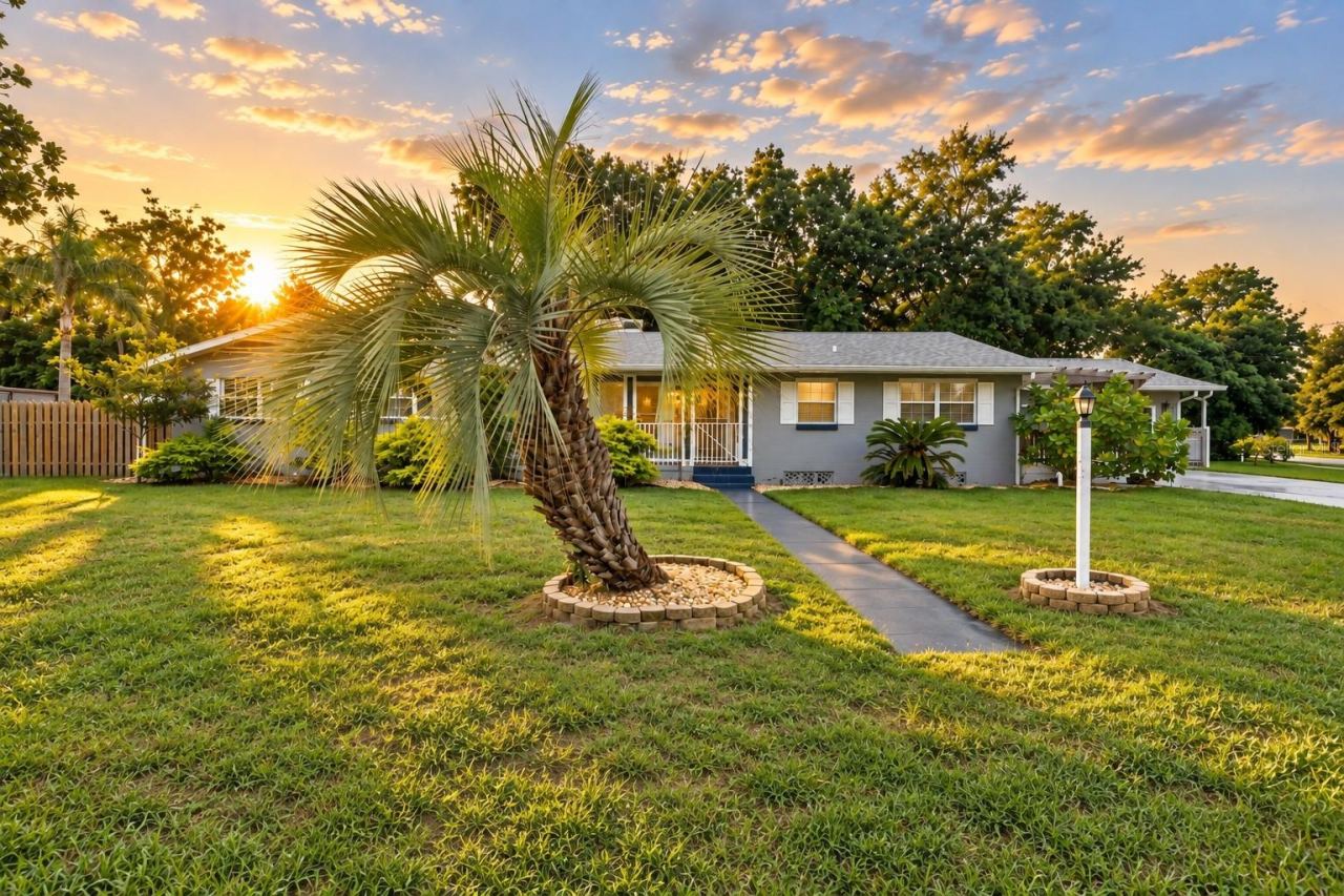 Photo 2 of 37 Volusia Dr, Debary, FL 32713