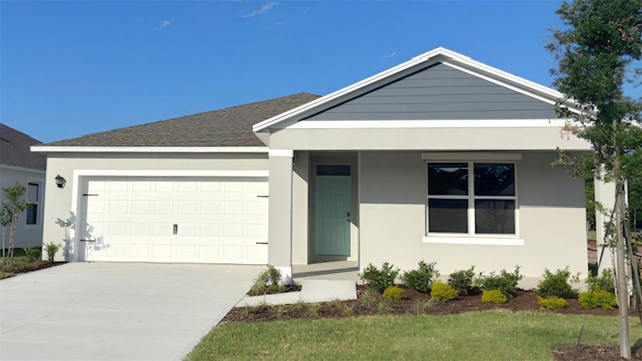 977 Champion Ridge Dr, Daytona Beach