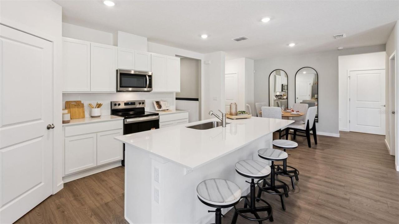 Photo 3 of 977 Champion Ridge Dr, Daytona Beach, FL 32124