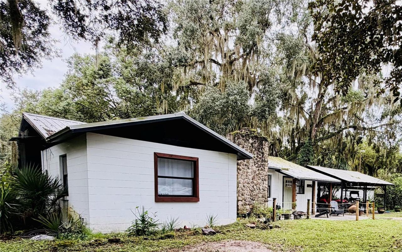 525 Old Dixie Ln, Oak Hill