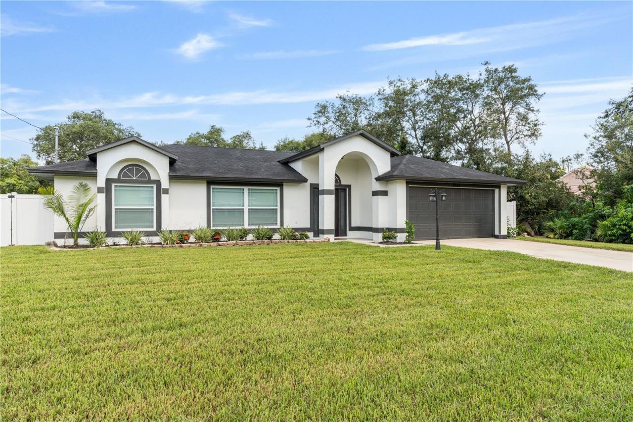Photo 2 of 2685 Groveland Ave, Deltona, FL 32725
