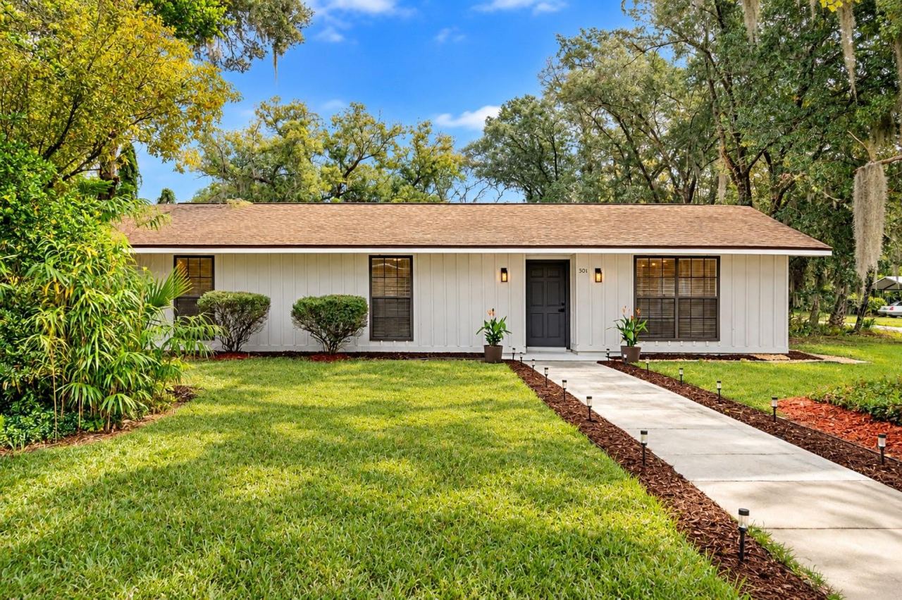 501 Camelia Ln, Deland, FL 32724
