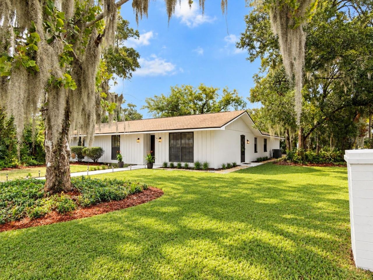 Photo 2 of 501 Camelia Ln, Deland, FL 32724
