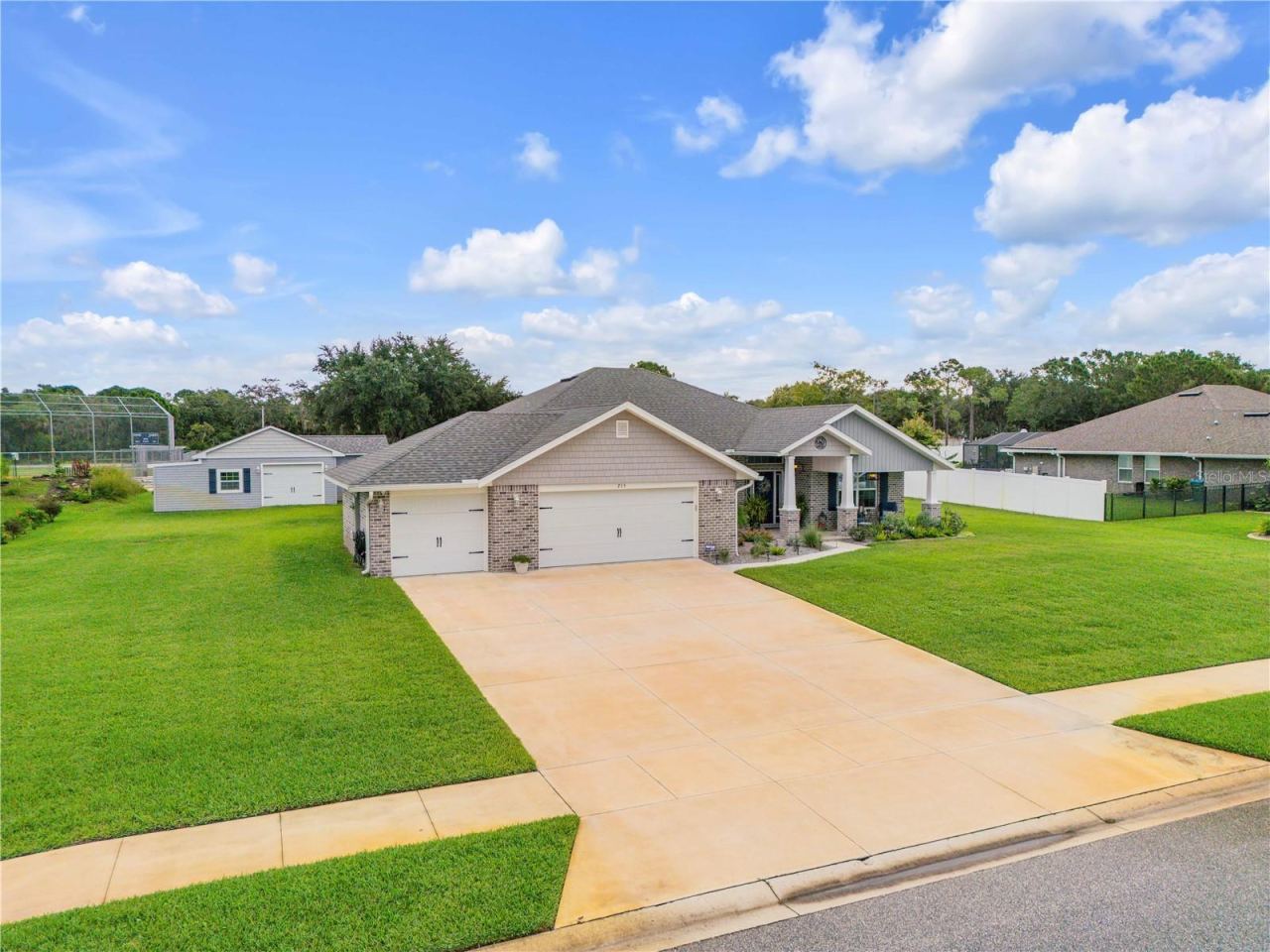 Photo 2 of 215 Lagoon Mist Ct, Oak Hill, FL 32759