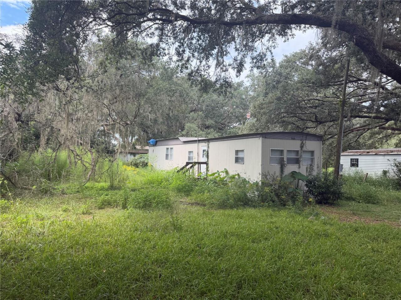 Photo 3 of 204 Johntry Rd, Hawthorne, FL 32640