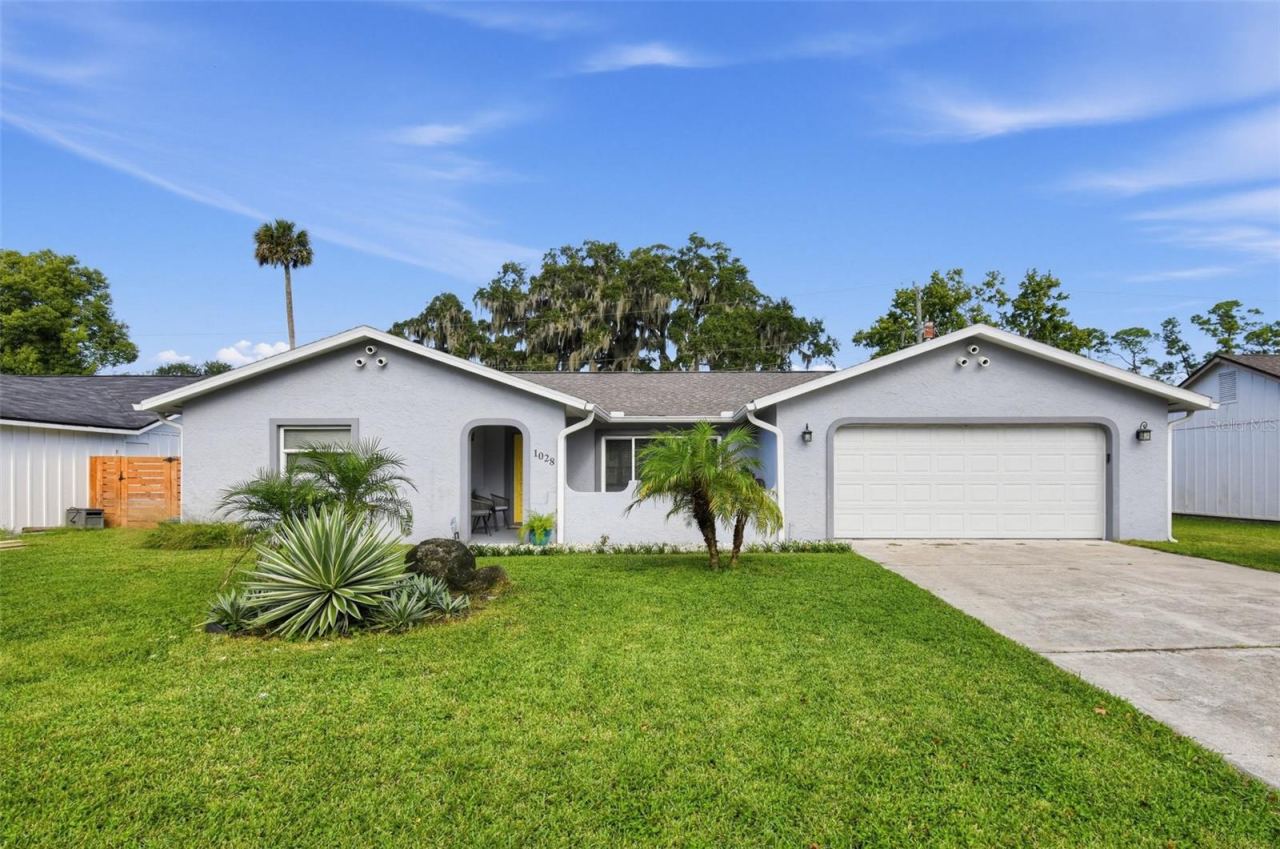 1028 Indian Oaks W, Holly Hill