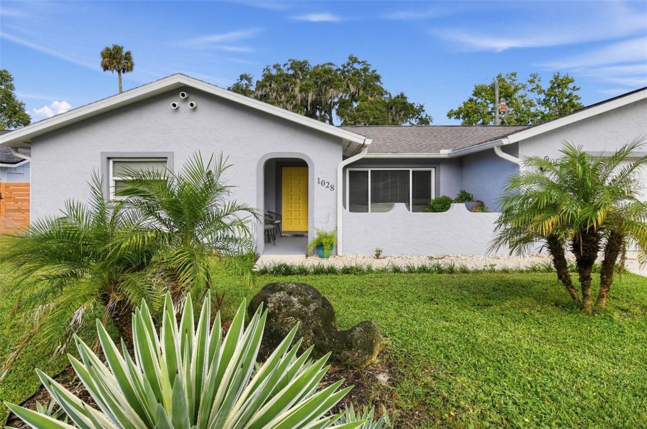 Photo 2 of 1028 Indian Oaks W, Holly Hill, FL 32117