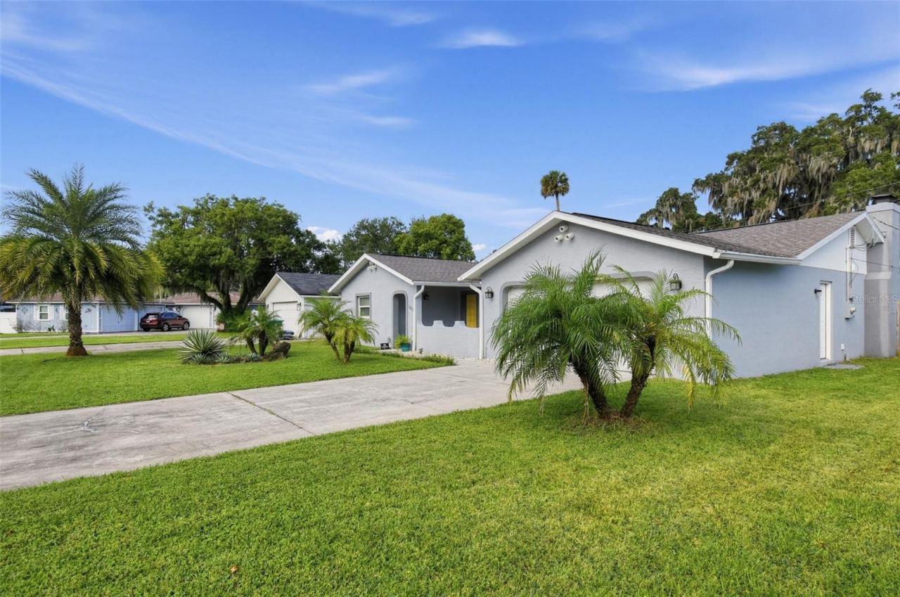 Photo 3 of 1028 Indian Oaks W, Holly Hill, FL 32117