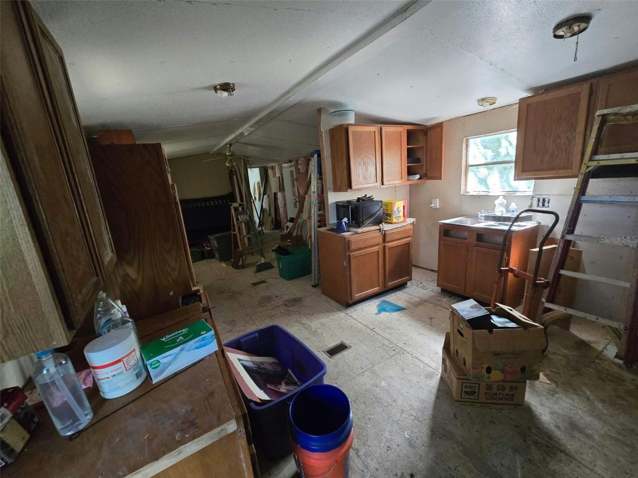 Photo 2 of 251 Tarpon Blvd, Palatka, FL 32177