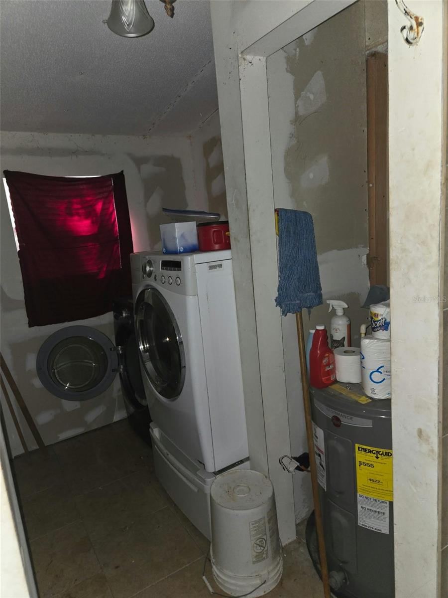 Photo 5 of 251 Tarpon Blvd, Palatka, FL 32177