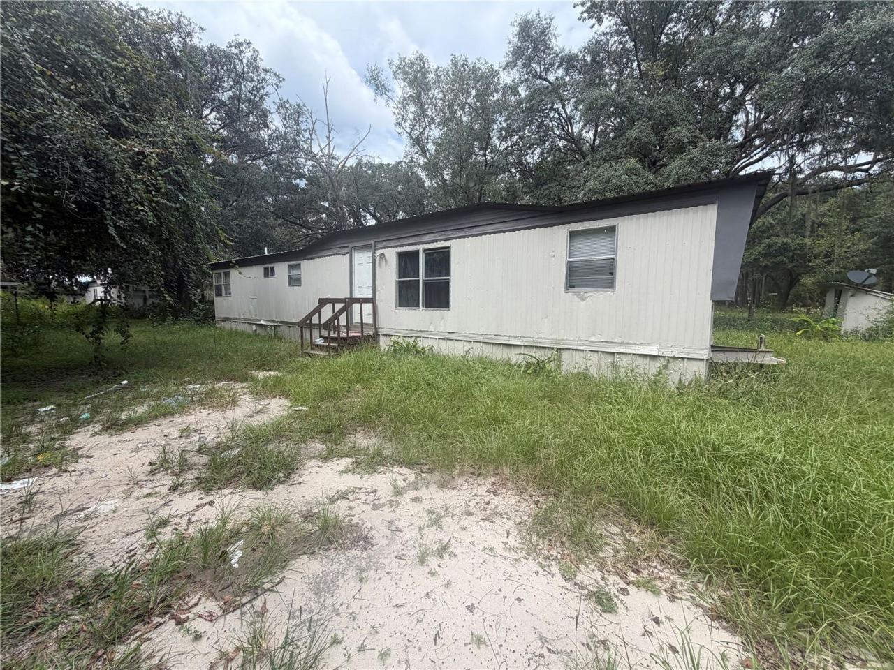 205 Little Star Rd, Hawthorne
