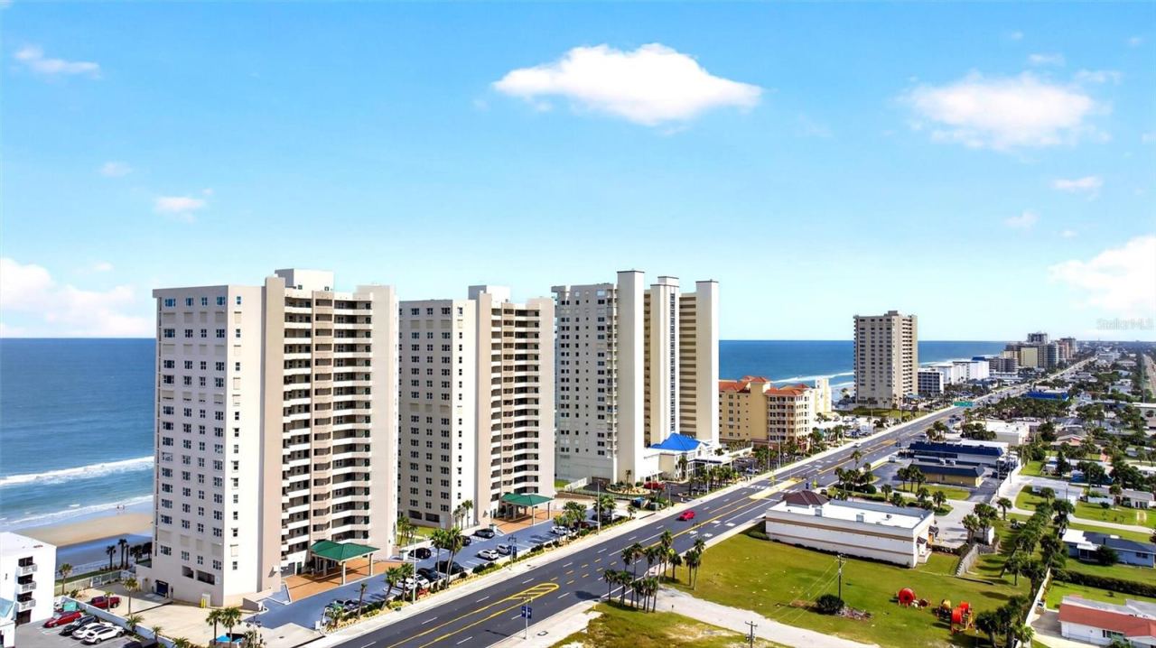 Photo 3 of 3311 S Atlantic Ave #302, Daytona Beach Shores, FL 32118