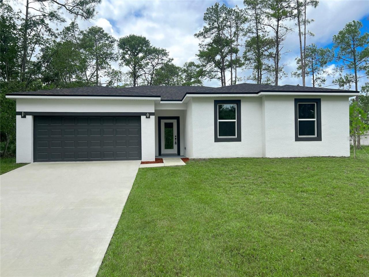 1045 9th Ave, Deland, FL 32724