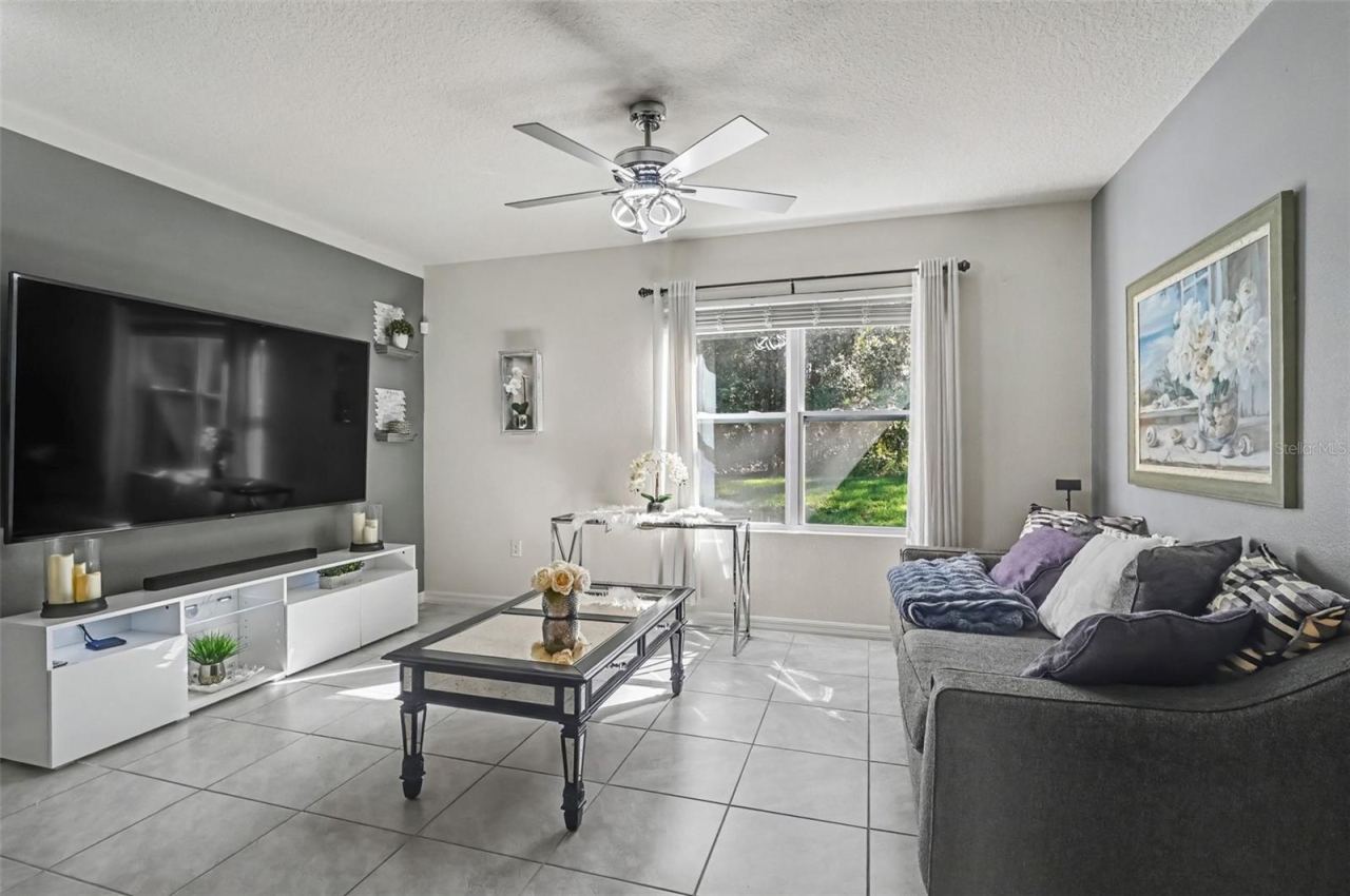 Photo 3 of 323 Charles Dr, Deland, FL 32724