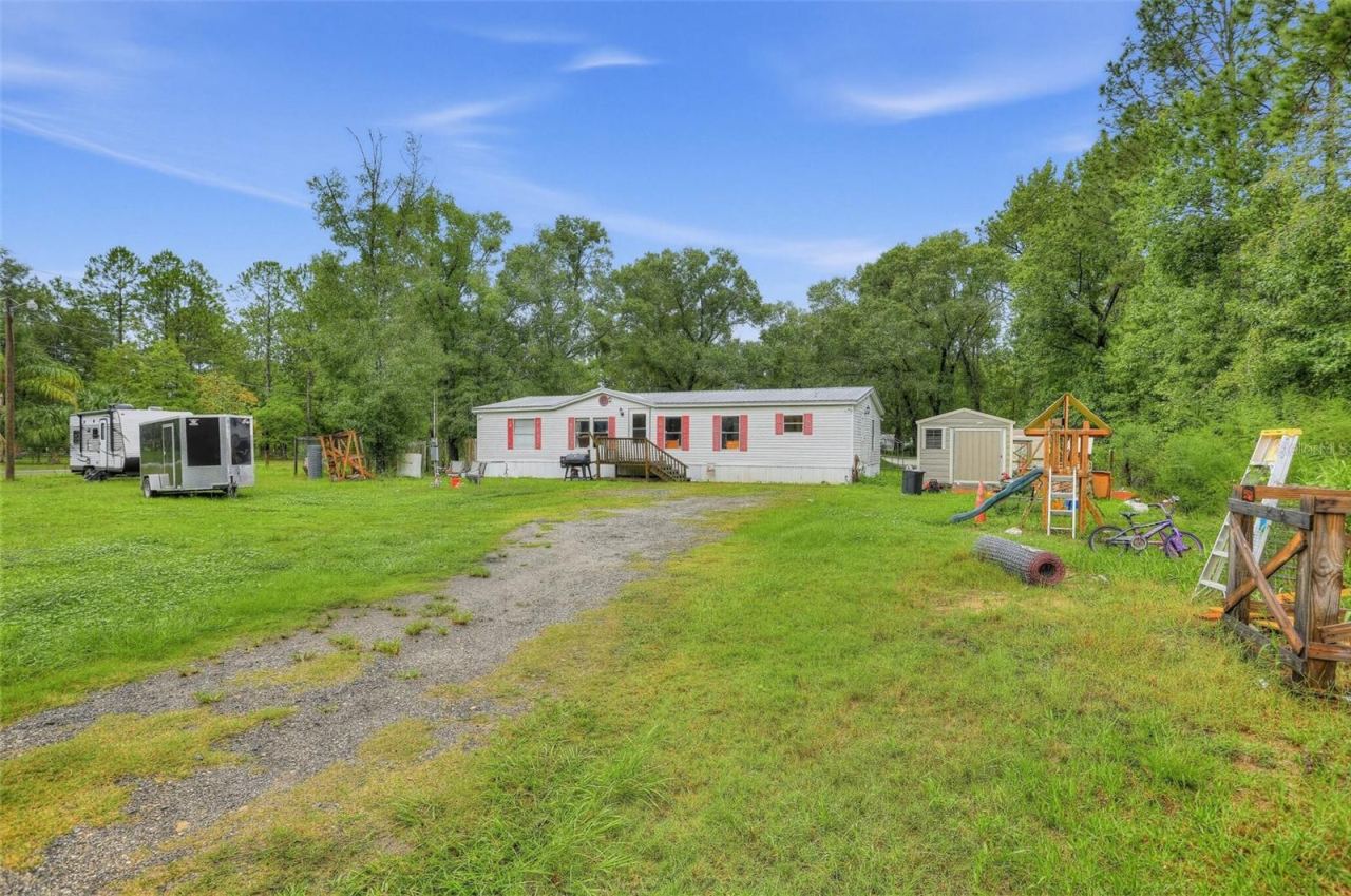 Photo 3 of 4705 Roberta St, Hastings, FL 32145