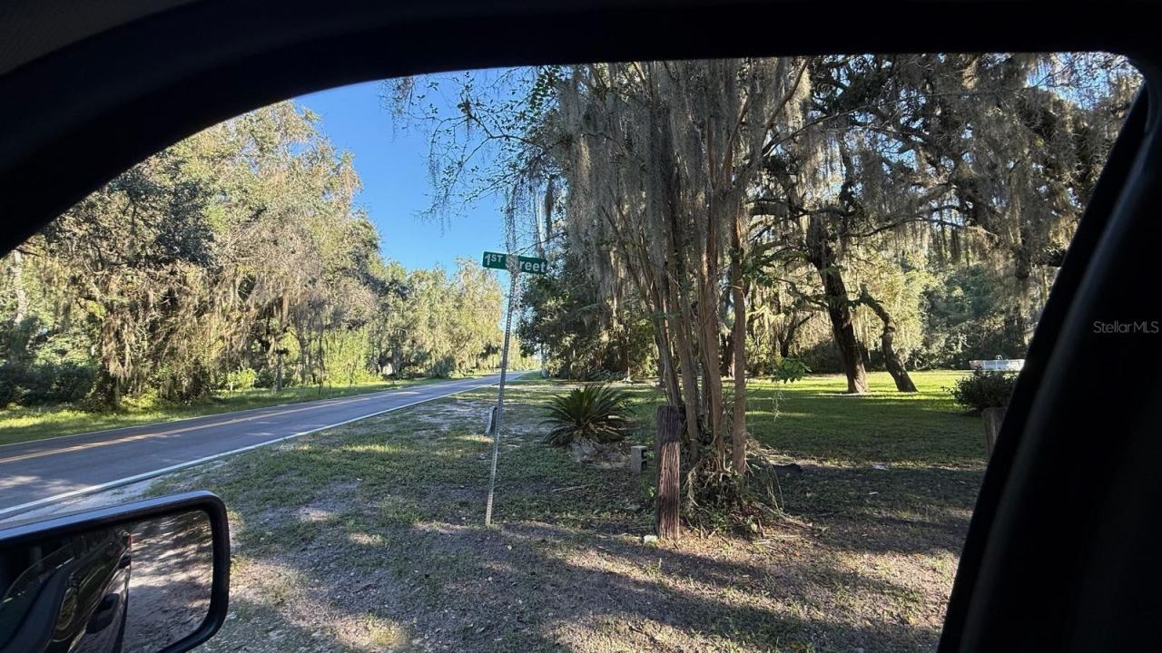Photo 2 of 107 1st St, Crescent City, FL 32112