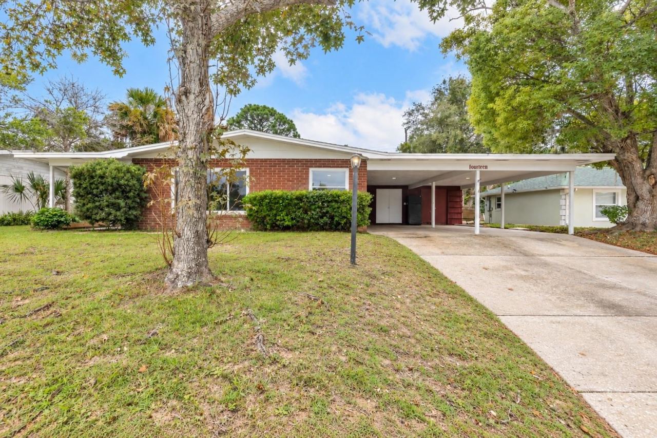 14 Lee Dr, Edgewater