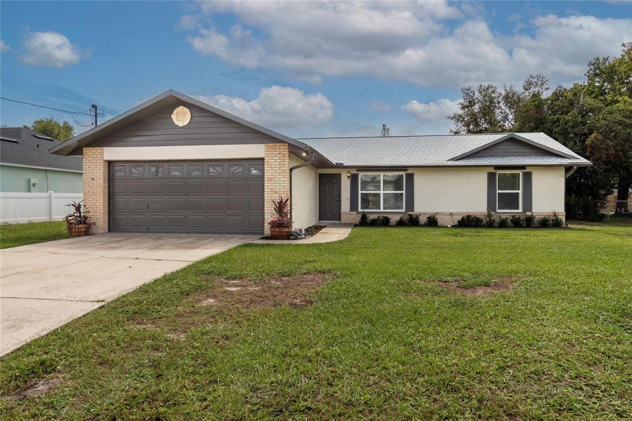 Photo 2 of 1911 N Portillo Dr, Deltona, FL 32738