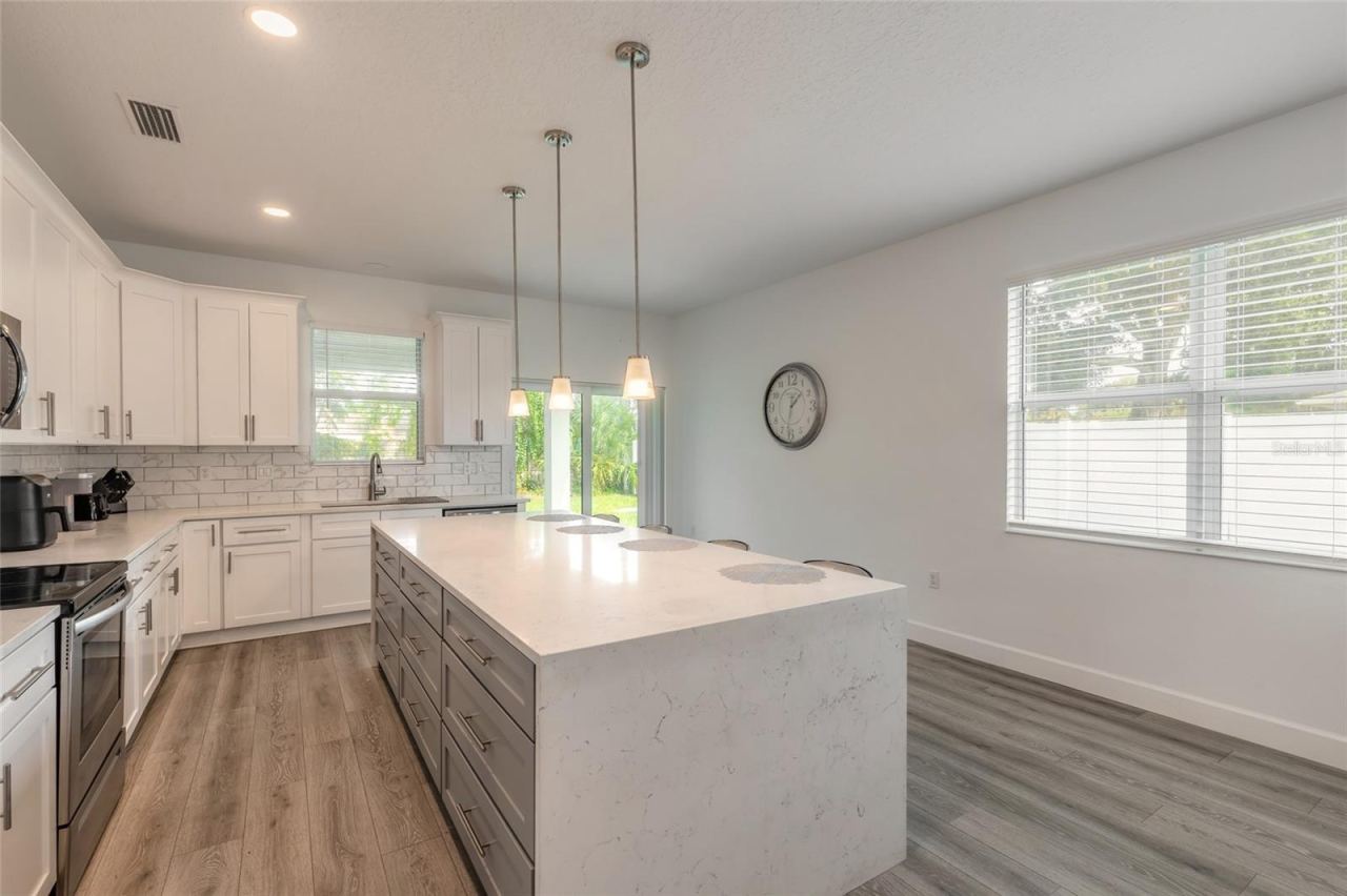 Photo 3 of 2625 Travelers Palm Dr, Edgewater, FL 32141