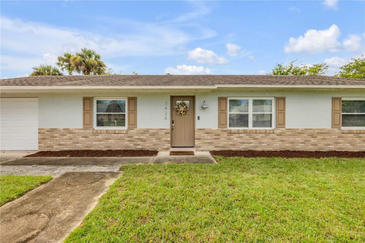 3426 Yule Tree Dr, Edgewater