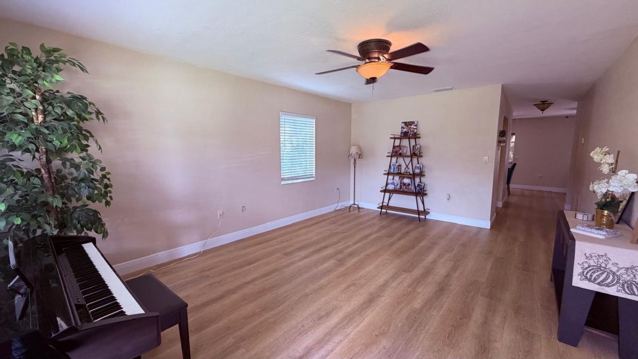 Photo 3 of 928 New Bedford Dr, Deland, FL 32724