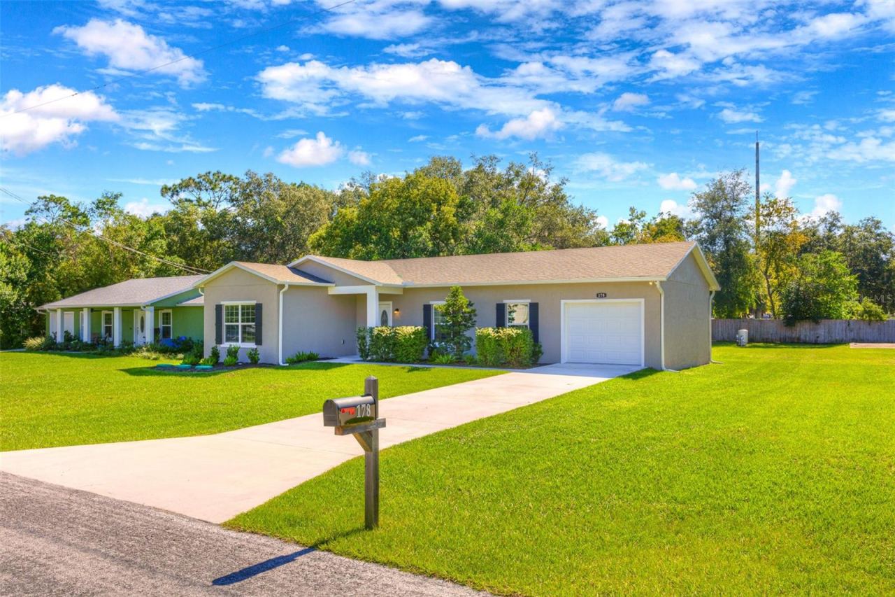 Photo 2 of 178 Dover Ln, Deland, FL 32724