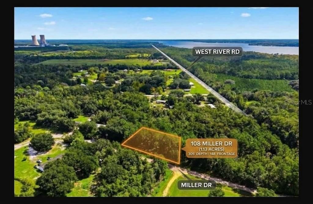 Photo 2 of 108 Miller Dr, Palatka, FL 32177