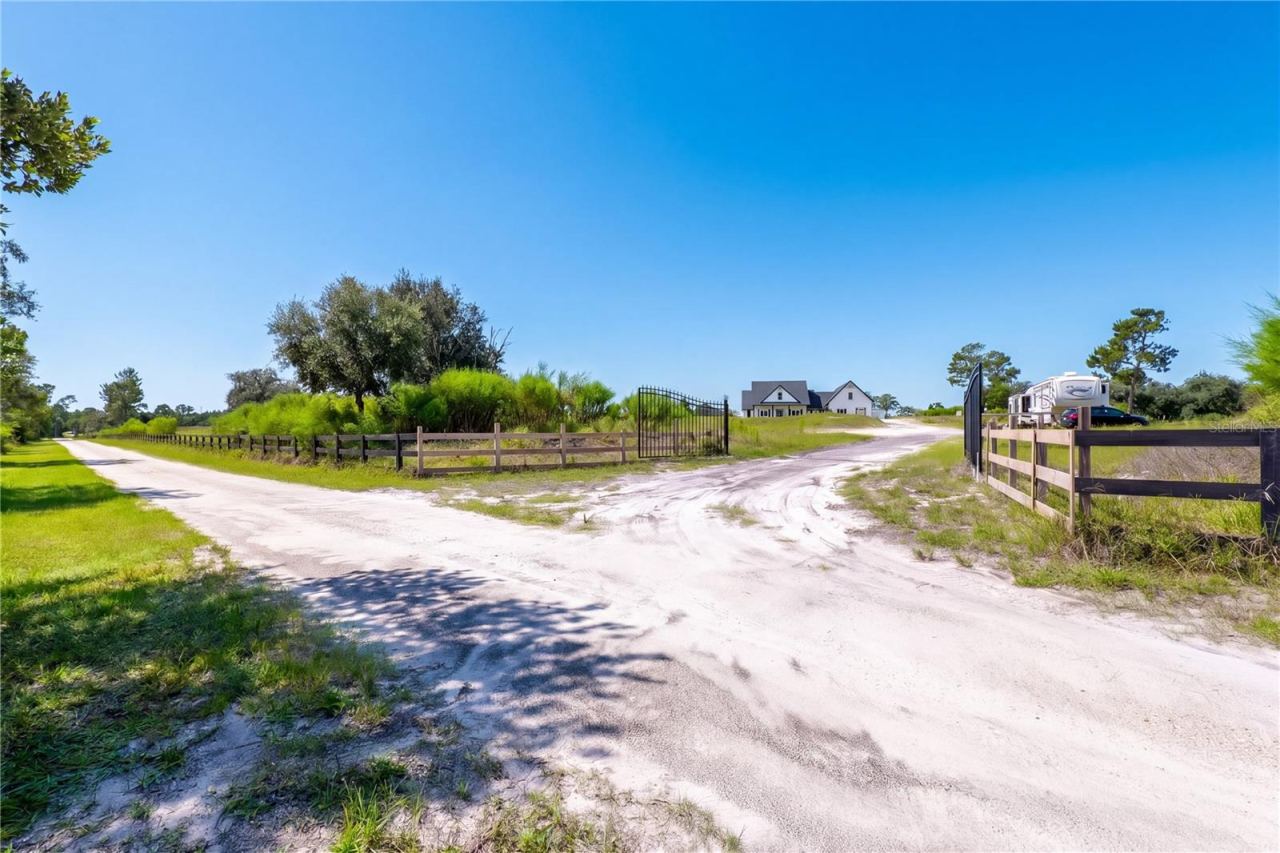 Photo 2 of 468 Black Lake Rd, Osteen, FL 32764