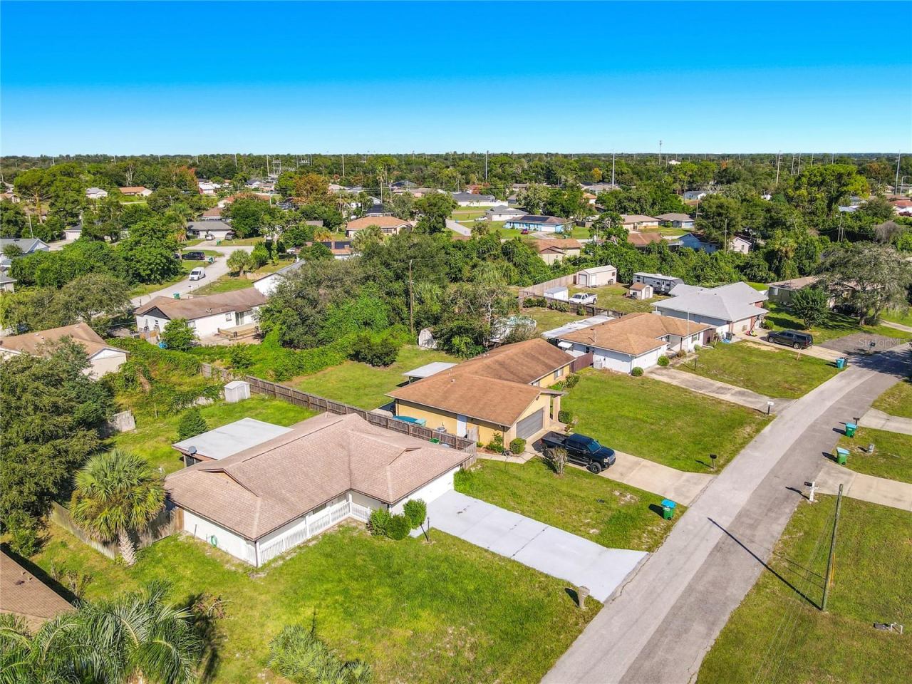 Photo 2 of 874 Goldcoast Dr, Deltona, FL 32725