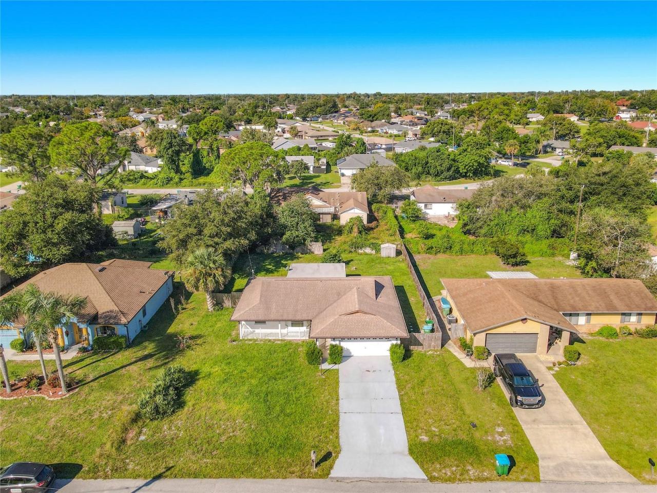 Photo 3 of 874 Goldcoast Dr, Deltona, FL 32725