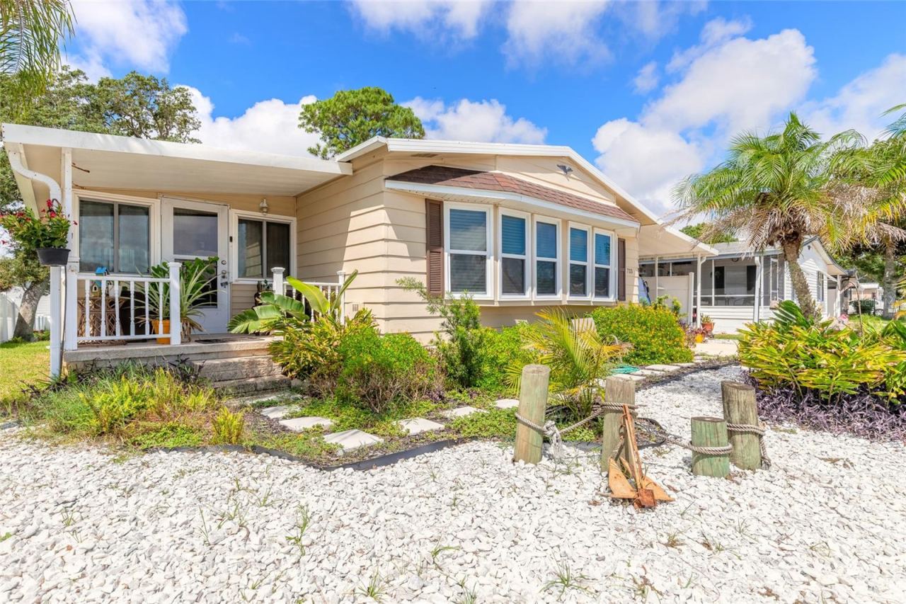 Photo 2 of 733 Indian Hill Dr, Port Orange, FL 32129