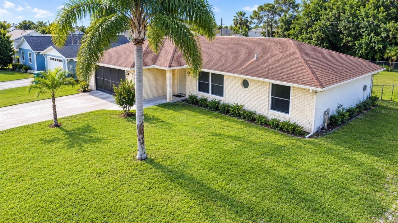 Photo 2 of 1954 Tilburg Ave, Deltona, FL 32725