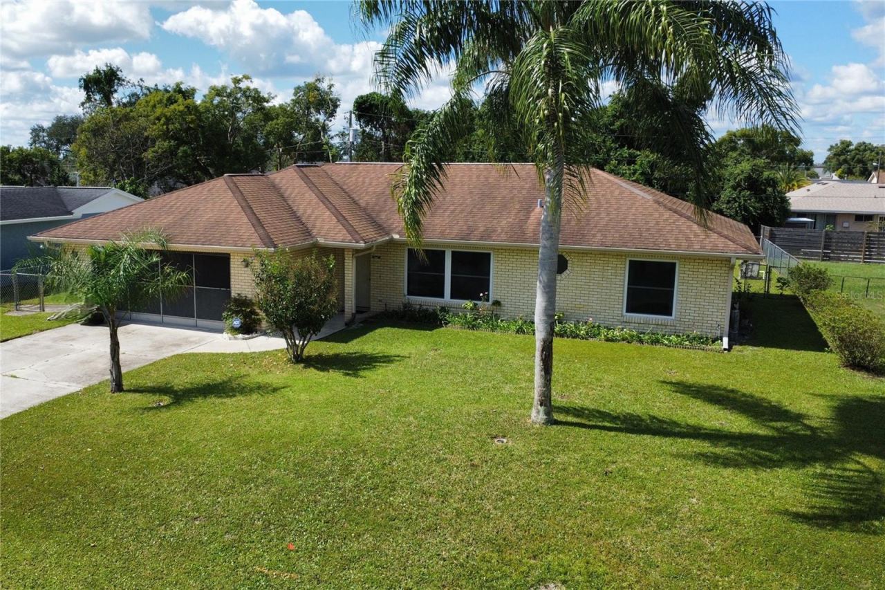 Photo 3 of 1954 Tilburg Ave, Deltona, FL 32725