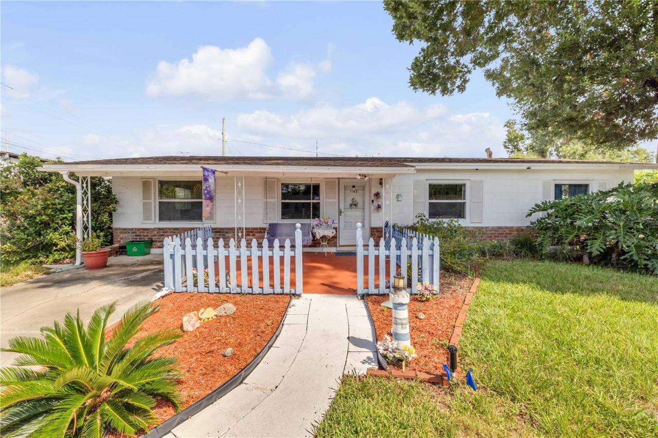 1160 Pineview Dr, Daytona Beach