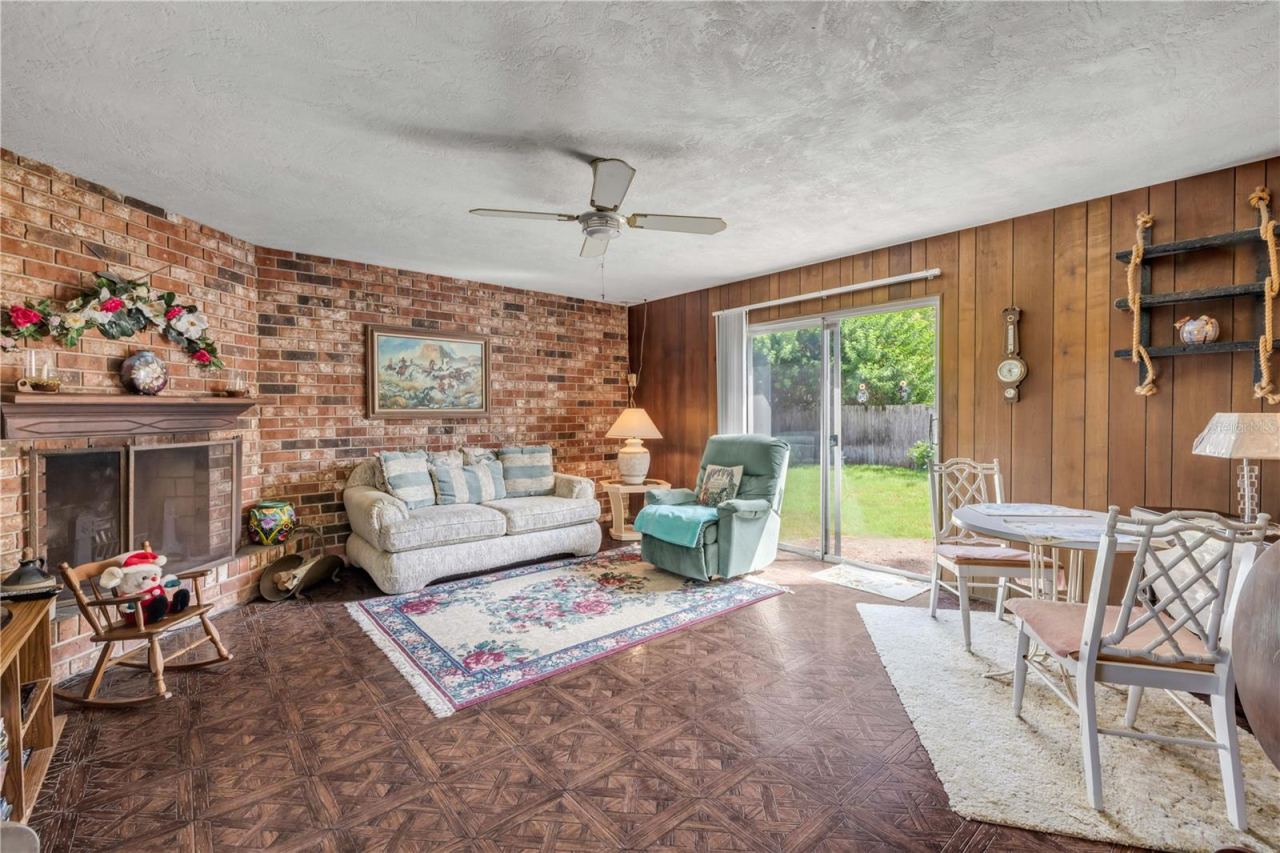 Photo 2 of 1160 Pineview Dr, Daytona Beach, FL 32117
